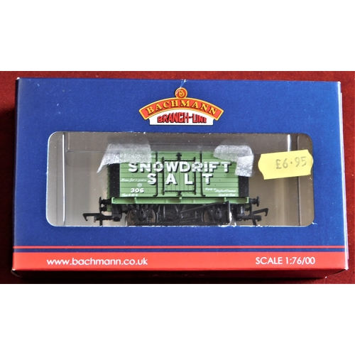 629 - Bachmann 33-182 10 Ton Salt Wagon 'Snowdrift Salt'. Mint in box.