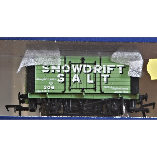 629 - Bachmann 33-182 10 Ton Salt Wagon 'Snowdrift Salt'. Mint in box.