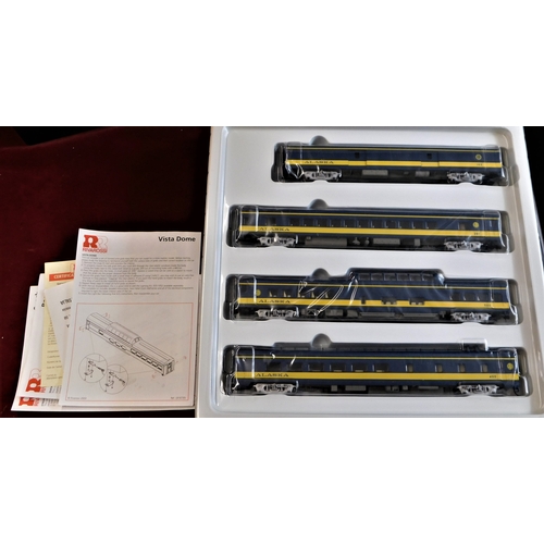 632 - Rivarossi RT600034 Passenger Car Set Alaska, made 1945. Mint in box