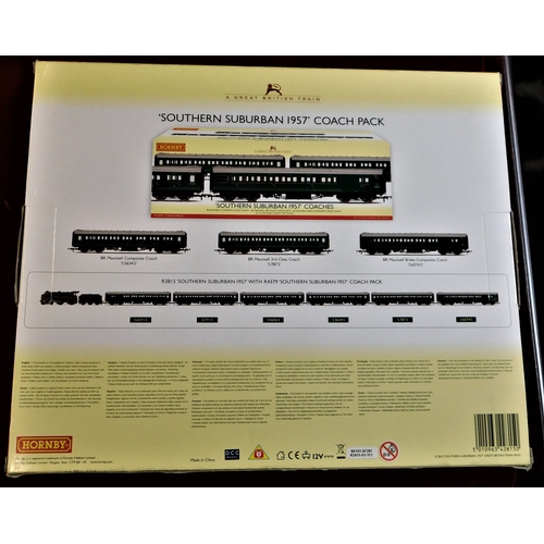 633 - Hornby 'Southern Suburban 1957' Coaches R2815 (3 Coaches). Mint in box.