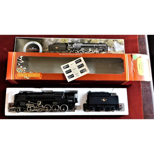 645 - Hornby R264 BR Class 9F 2-10-0 Locomotive. Mint in box.