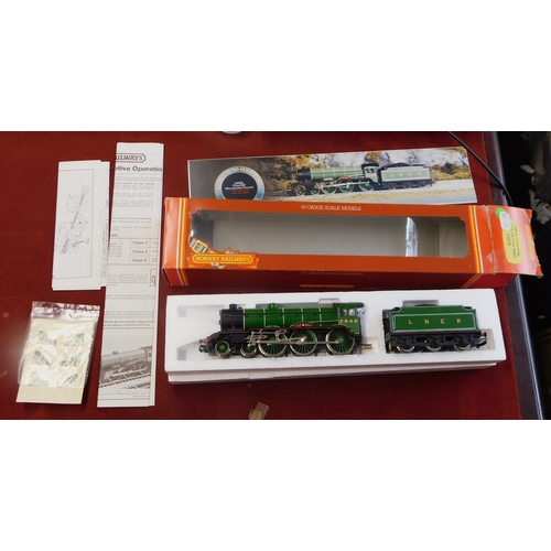 651 - Hornby R053 LNER Class B17 Loco 'Manchester United'. Mint in box.