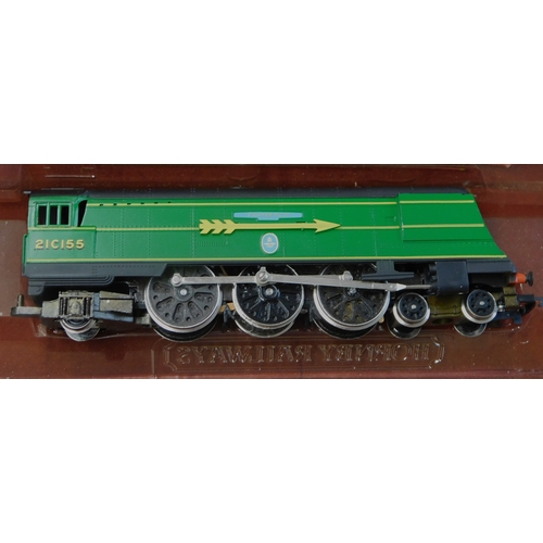 652 - Hornby R866 SR 4-6-2 Loco 'Fighter Pilot'. Mint in box.
