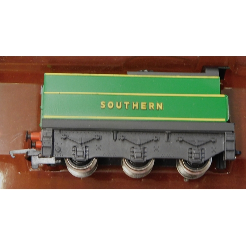 652 - Hornby R866 SR 4-6-2 Loco 'Fighter Pilot'. Mint in box.