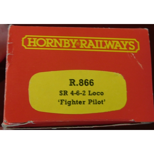 652 - Hornby R866 SR 4-6-2 Loco 'Fighter Pilot'. Mint in box.
