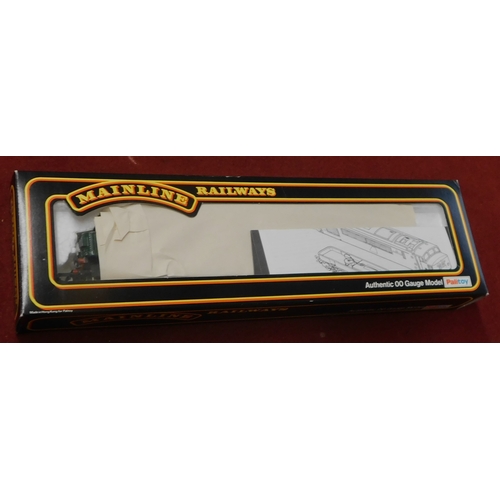 656 - Mainline Railways Type 4 1Co-Co1 Diesel Locomotive BR Green Livery Cat No. 37041. Mint in box.