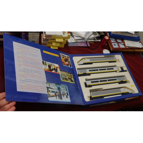 657 - Horby R665 Eurostar Contents: Class 373 Powered Locomotive, Class 373 Unpowered Locomotive, 2 Passen... 