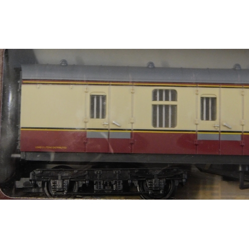 660 - Hornby R450 BR Mk1 Brake Coach. Mint in box.