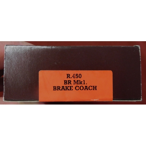660 - Hornby R450 BR Mk1 Brake Coach. Mint in box.
