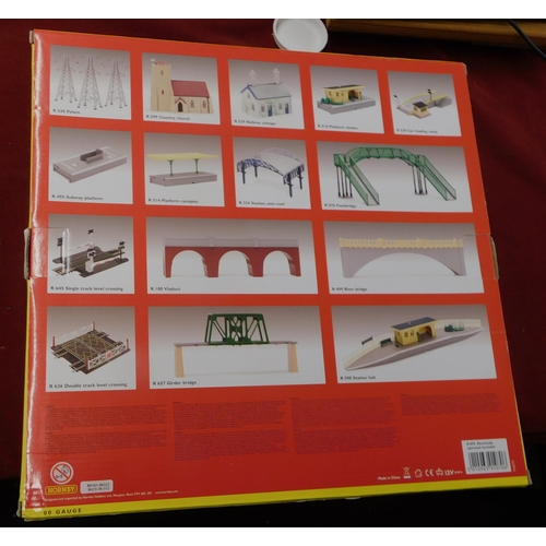 678 - Hornby R070 Electrically Operated Turntable. Mint in box.