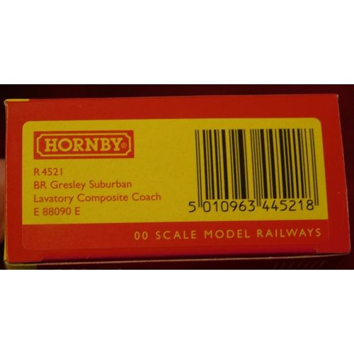 700 - Hornby R4521 BR Gresley Suburban Lavatory Composite Coach E 88090 E. Mint in box.