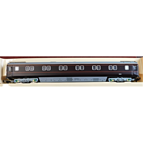 712 - Hornby R 4284 Royal Household Sleeper Coach '10734' (2). Mint in box.