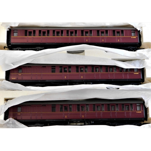 717 - Hornby R2134M The B12/3 Locomotive Train Pack. Carriages only.