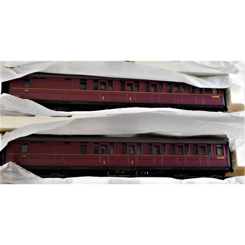717 - Hornby R2134M The B12/3 Locomotive Train Pack. Carriages only.