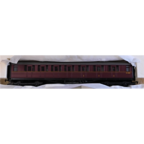 717 - Hornby R2134M The B12/3 Locomotive Train Pack. Carriages only.