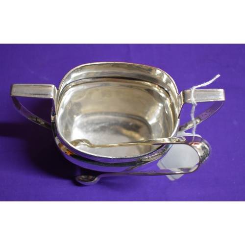 484 - Silver 50 gar bowl - hall marks for Cheshire 1910, approx. 155gms with a pair of white meta sugar to... 