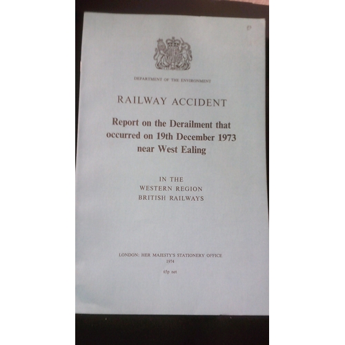 140 - Railway - Railway Accident Report on the Derailment that occurred on 19th Dec 1973 near West Ealing,... 