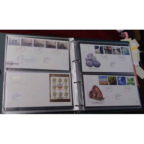 199 - Great Britain 1998-2000 W.H. Smith 1st day cover album with 70 covers addressed to same person.