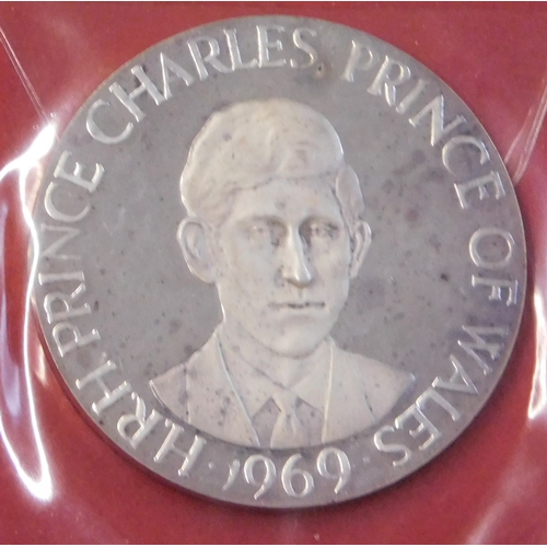 122 - Great Britain Medallion 1969 Prince Charles Prince of Wales silver Investiture, rev: DRAIC GOCH CYMR... 