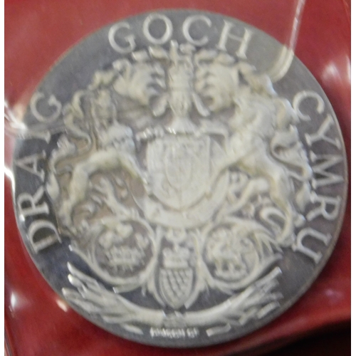 122 - Great Britain Medallion 1969 Prince Charles Prince of Wales silver Investiture, rev: DRAIC GOCH CYMR... 