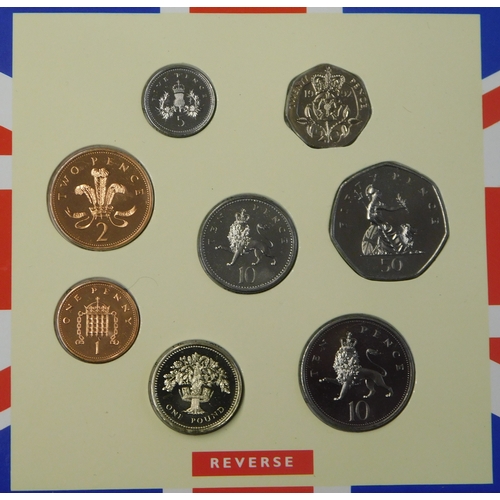 136 - Great Britain 1992 brilliant uncirculated set in Royal Mint folder, £1, 50p (2), 10p (2), (9 coins).... 