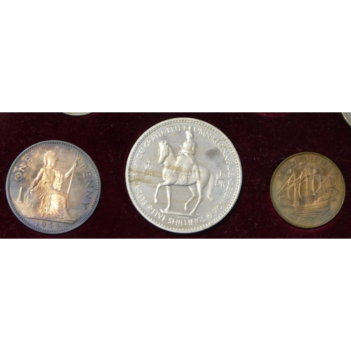 197 - 1953 Specimen Set - 5/- to farthing 10 coins, in Royal Mint red case AUNC, copper with toning