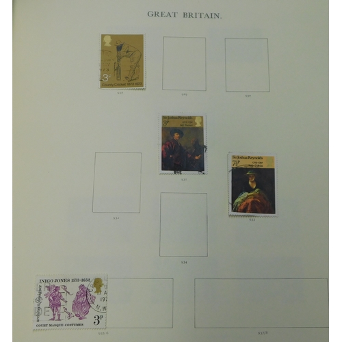 524 - Great Britain 1840-1981 Stanley Gibbons Windsor albums Vol 1 and Vol 2 in boxes with sparse offering... 