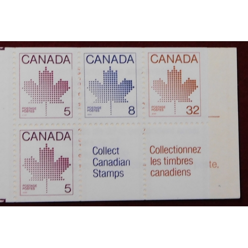 761 - Canada 1982-85 stamp booklets SG SB89 50c booklet with SG 1033a pane, SG SB90 $6 booklet with SG 103... 