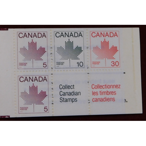 761 - Canada 1982-85 stamp booklets SG SB89 50c booklet with SG 1033a pane, SG SB90 $6 booklet with SG 103... 