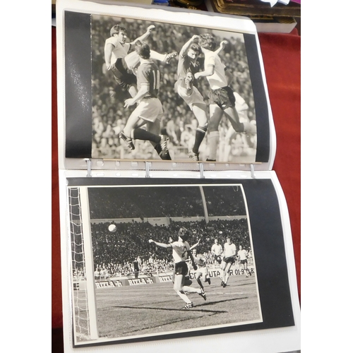 12 - A folder relating to the 1977 FA Cup Final Manchester United v Liverpool with 7 Press photos and fro... 