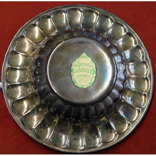 151 - A metallic silver plate ash tray with enamel Club crest of Athletic Club de Bilbao. Date unknown. Po... 