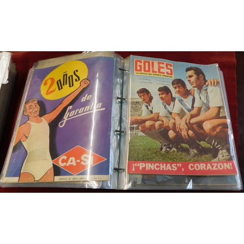 16 - World Club Championship 1968. A collection of 23 Argentinian Magazines chronicling the Estudiantes v... 