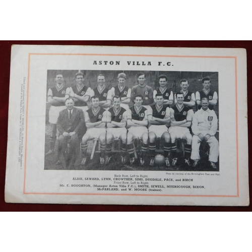 174 - Manchester United. A collection of 5 items. A press photo of the 1959/60 team group (no stamp), Char... 