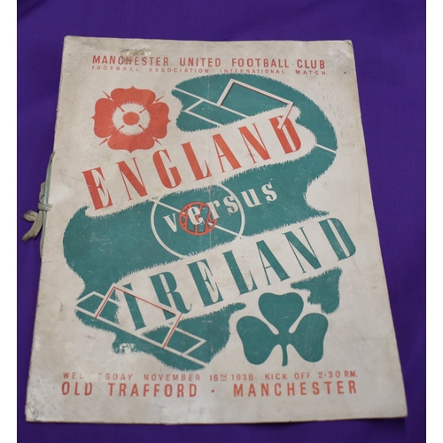 257 - Programme England v Ireland at Old Trafford, Manchester United 16th November 1938. Comes with green ... 