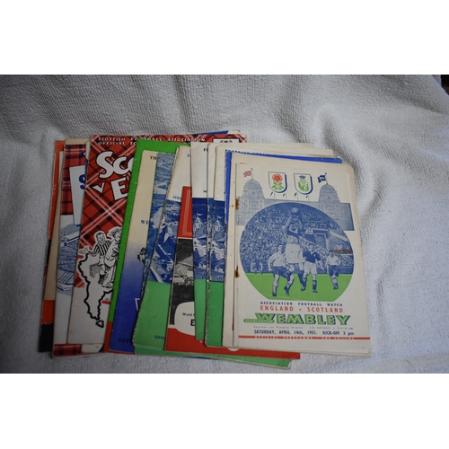 264 - England home and away programmes from the 1950s and 1960s to include England v Scotland (plus Victor... 