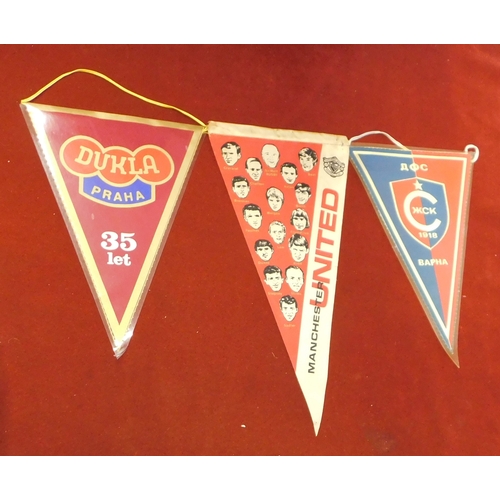 31 - A collection of 25 Manchester United Pennants mostly from matches in European competitions in the 19... 