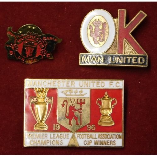 34 - Manchester United badges. A collection of about 260 badges from the 1960s to 2000s with a few pins a... 