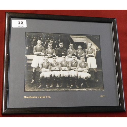 35 - A framed photo (30 cms x 26 cms) of the Manchester United FA Cup winning team of 1948 fully signed o... 