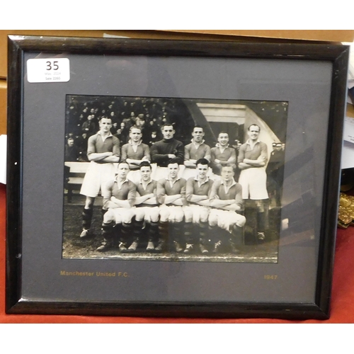 35 - A framed photo (30 cms x 26 cms) of the Manchester United FA Cup winning team of 1948 fully signed o... 