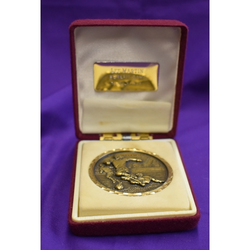 371 - A medal with engraving on the inside of the box in which it is housed for the Lee Martin Benefit gam... 