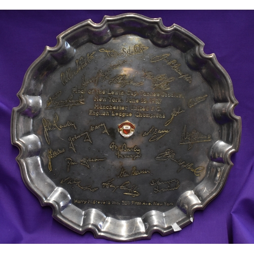 399 - A superb salver possibly silver plate with engraved signatures of the Manchester United team and man... 