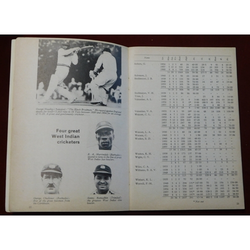 429 - Good range of Sunday Chronicles and News Chronicles 1934-1968, used fair to fine a few more wear (16... 