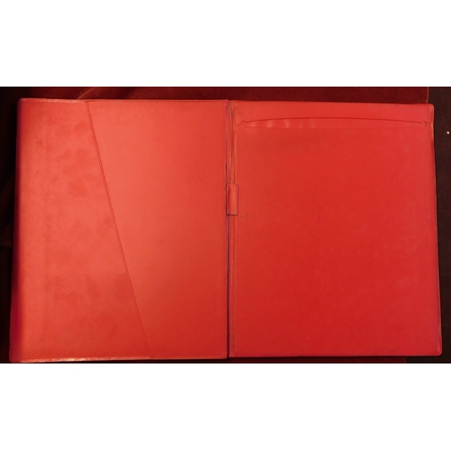 7 - A black and red Official Folder for the Estudiantes v Manchester United World Club Championship matc... 