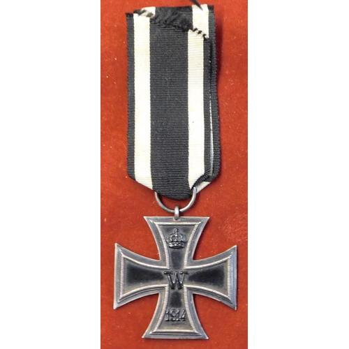 506 - German WWI Iron Cross 2nd class (Eisernes Kreuz 2. Klasse, or EKII), with maker 'O' on the suspensio... 