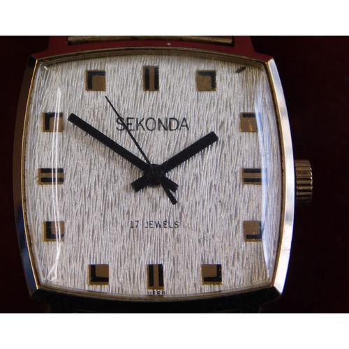 607 - An elegant 17 Jewel square faced Sekonda watch with stainless steel strap.