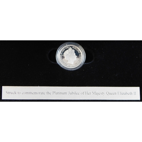 647 - Great Britain 2022 Proof Platinum Jubilee Platinum Sovereign, Gibraltar, case of issue and certifica... 