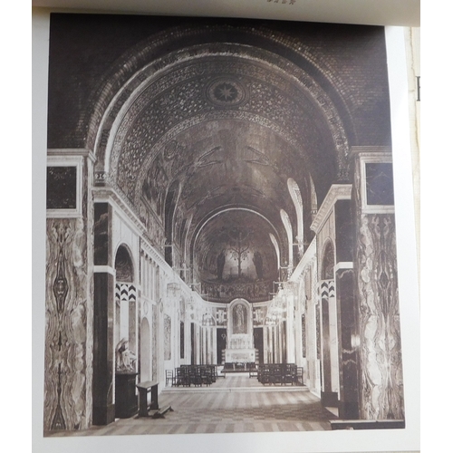 685 - Booklets, Westminster Abby & Westminster Cathedral, containing black and white photos (2 Booklets) p... 