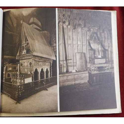 685 - Booklets, Westminster Abby & Westminster Cathedral, containing black and white photos (2 Booklets) p... 