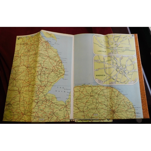 692 - Johnson's Motoring Atlas-Scale 6 miles - 1 inch-reprinted 1960's map of Great-Britain - enclosed in ... 