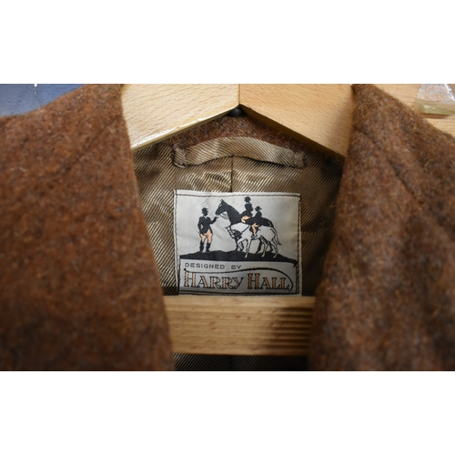 523 - Vintage 1950s/60s ladies horse riding jacket made by Harry Hill in tweed and having a Horse-riding b... 